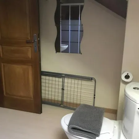 Peaceful, Comfortable Retreat With Pool Сasa de vacaciones *