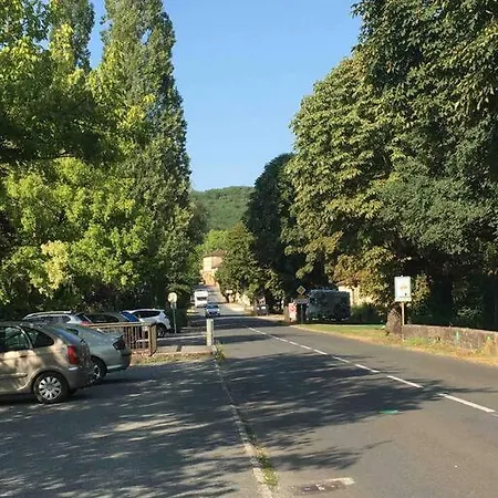 Peaceful, Comfortable Retreat With Pool Сasa de vacaciones