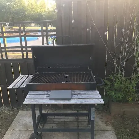 Peaceful, Comfortable Retreat With Pool