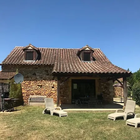 Peaceful, Comfortable Retreat With Pool Montcléra