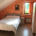 Peaceful, Comfortable Retreat With Pool Holiday home Montclera
