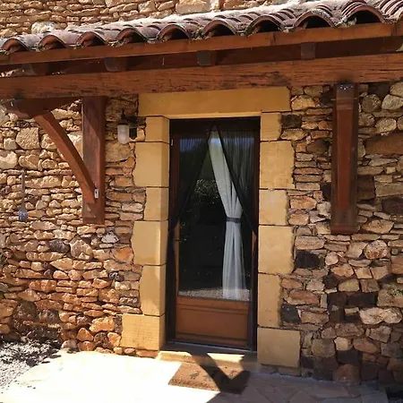Peaceful, Comfortable Retreat With Pool Holiday home *