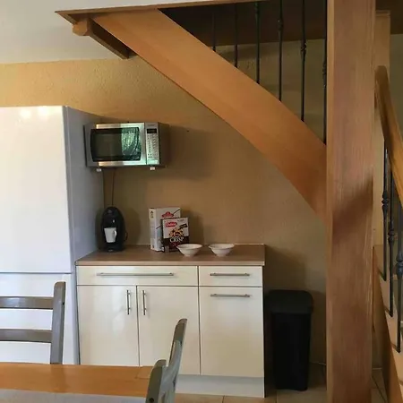 Peaceful, Comfortable Retreat With Pool Holiday home Montclera