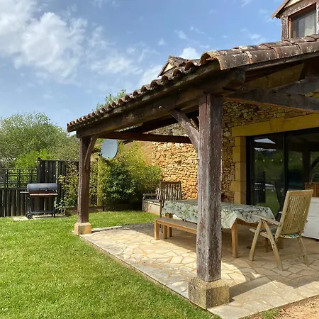 Peaceful, Comfortable Retreat With Pool Holiday home