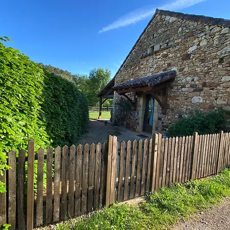 Peaceful, Comfortable Retreat With Pool Montcléra