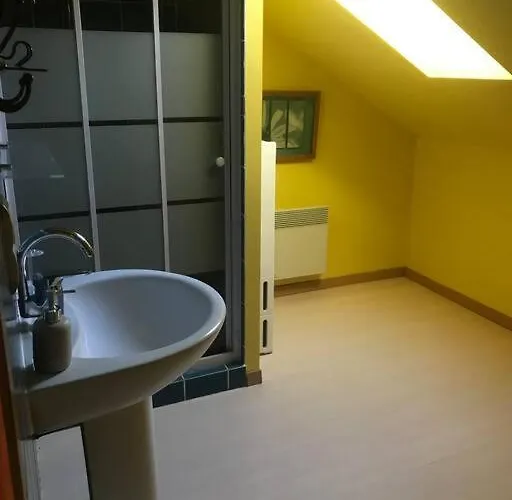 Peaceful, Comfortable Retreat With Pool Feriehus *