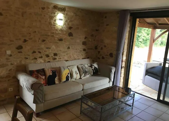 Peaceful, Comfortable Retreat With Pool