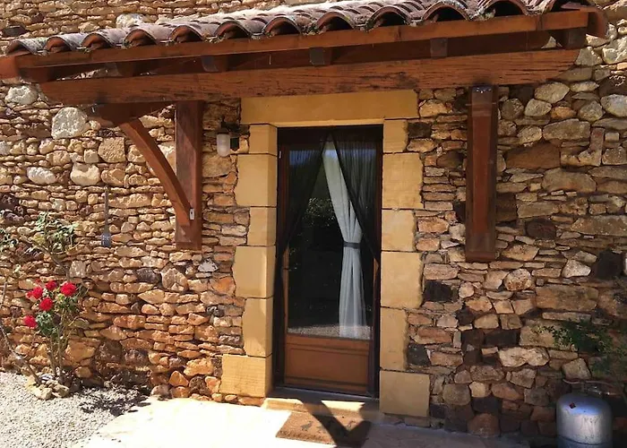 Peaceful, Comfortable Retreat With Pool Feriehus *