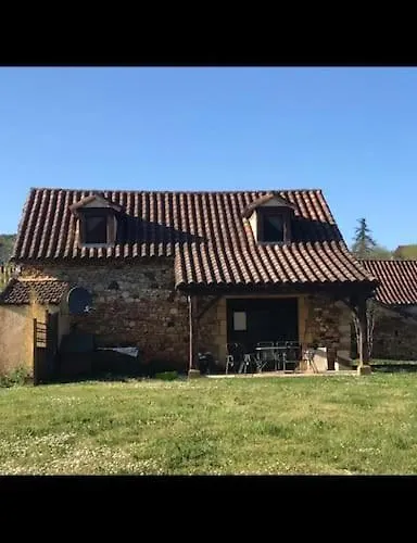 Peaceful, Comfortable Retreat With Pool Montcléra