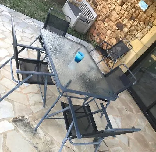 Peaceful, Comfortable Retreat With Pool Feriehus *