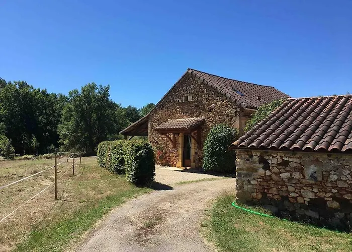 Feriehus Peaceful, Comfortable Retreat With Pool *