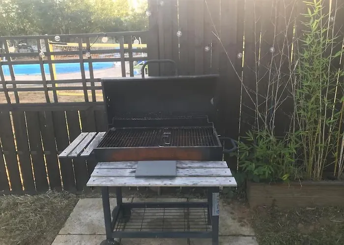 Peaceful, Comfortable Retreat With Pool