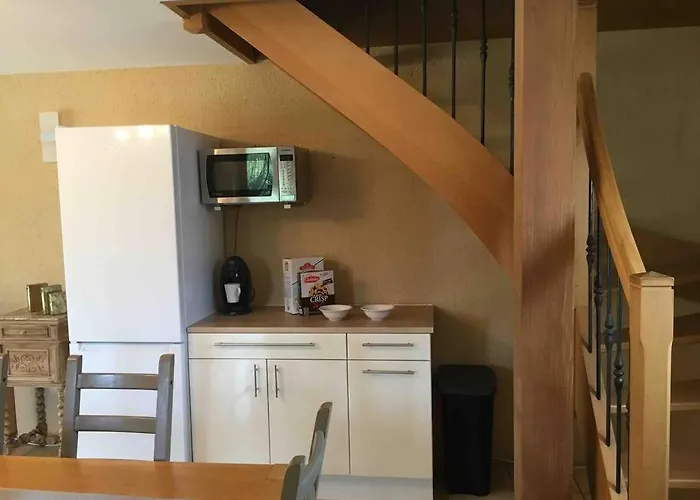 Peaceful, Comfortable Retreat With Pool Feriehus Montcléra