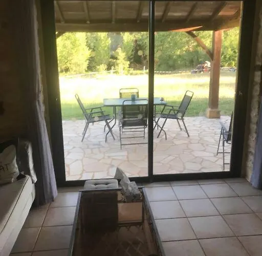 Feriehus Peaceful, Comfortable Retreat With Pool