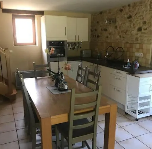 Peaceful, Comfortable Retreat With Pool Feriehus *