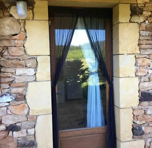 Peaceful, Comfortable Retreat With Pool * Montcléra