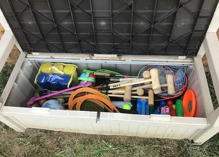 Peaceful, Comfortable Retreat With Pool Montcléra