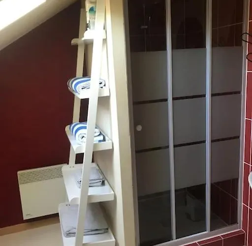 Feriehus Peaceful, Comfortable Retreat With Pool